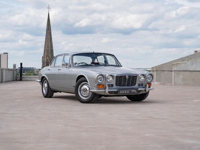 Jaguar XJ6