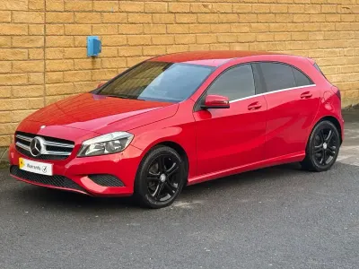 Used Mercedes A180 109 HP (80 kW) 2014 Red Hatchback