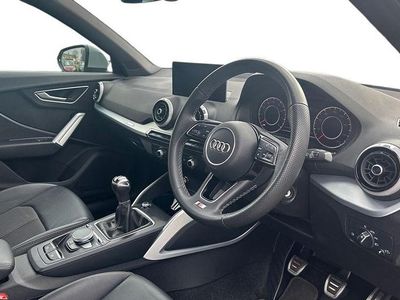 Usado Audi Q2 S-Line 150 CV (110 kW) 2022 Gris SUV