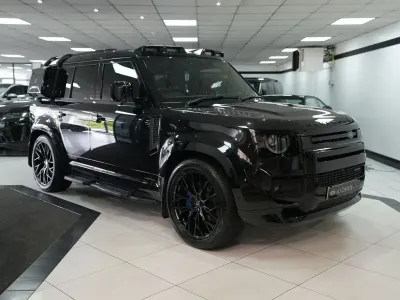 Używany Land Rover Defender SE Dynamic 300 KM (220 kW) 2021 Czarny SUV