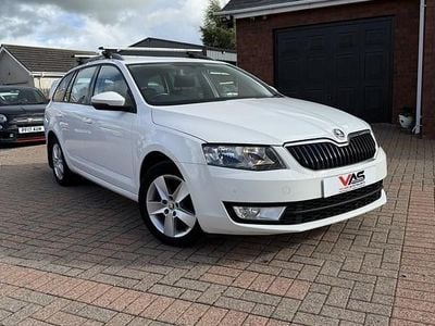 White Used 2014 Skoda Octavia SE Estate | £5,475