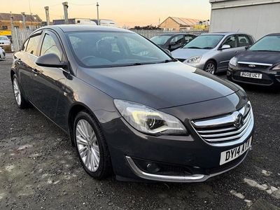 Used Vauxhall Insignia Design Edition 140 HP (102 kW) 2014 Grey Hatchback