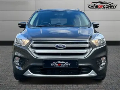 Usado Ford Kuga Zetec 120 CV (88 kW) 2018 Gris SUV