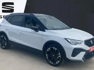 Used Seat Arona FR Sport 150 HP (110 kW) 2026 Glacial white with black roof  metallic SUV