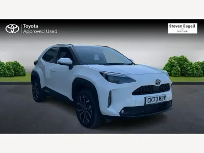Used Toyota Yaris Hybrid Design 2023 White Hatchback