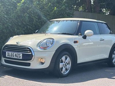 Used Mini Cooper D Hatch 2015 White Hatchback