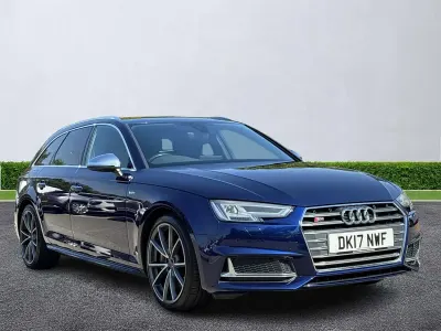 Used Audi A4 Comfort 252 HP (185 kW) 2017 Blue Estate