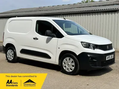 Usado Peugeot Partner S 2019 Branco Monovolume