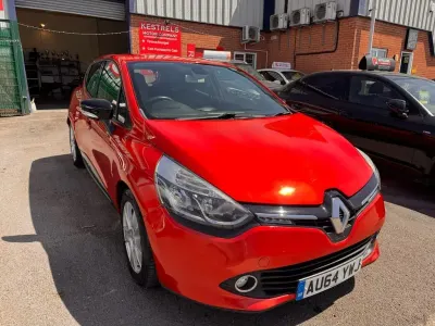 Used Renault Clio Dynamique 75 HP (55 kW) 2014 Red Hatchback