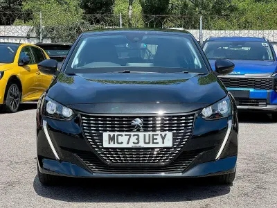 Used Peugeot 208 Allure+ 99 HP (72 kW) 2023 Black Hatchback