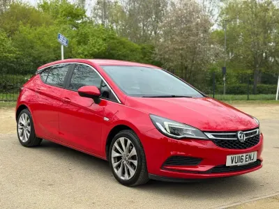 Used Vauxhall Astra 100 HP (73 kW) 2016 Red Hatchback