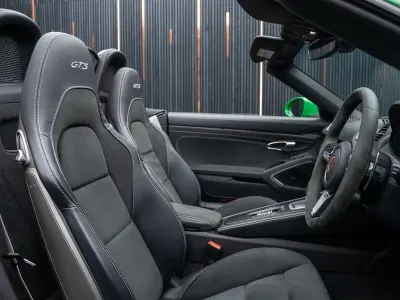 Usado Porsche 718 Boxster 400 CV (294 kW) 2023 Verde Descapotable