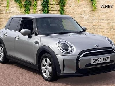 Begagnad Mini Cooper Classic 134 HK (98 kW) 2023 Silver Halvkombi