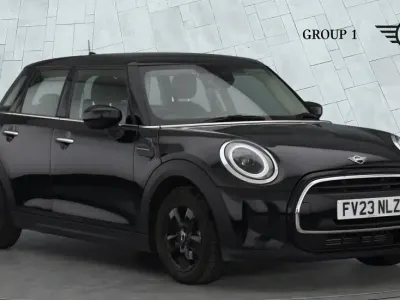 Używany Mini Cooper Classic 134 KM (98 kW) 2023 Czarny Hatchback