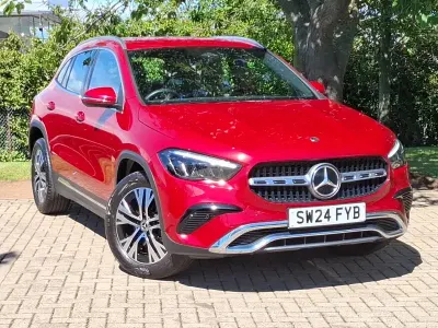 Used Mercedes GLA200 Executive 163 HP (119 kW) 2024 Red SUV