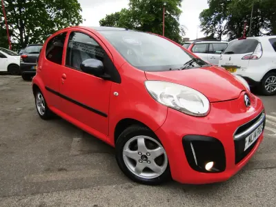Begagnad Citroën C1 Platinum 68 HK (50 kW) 2014 Röd Halvkombi