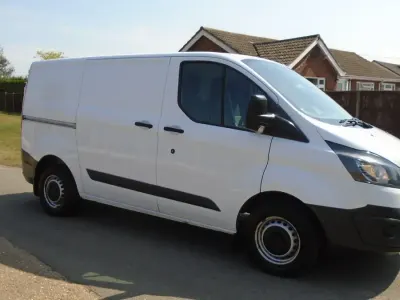 Used Ford Transit Custom 105 HP (77 kW) 2017 White Van