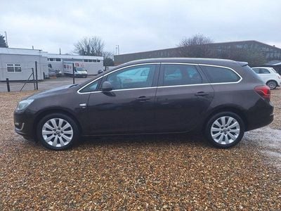 Brown Used 2013 Vauxhall Astra Estate | £3,995 (Fair price)
