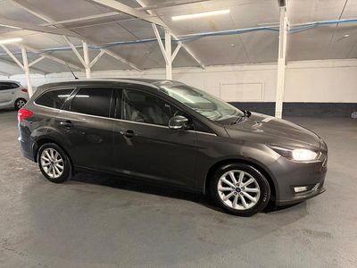 Used Ford Focus Titanium 120 HP (88 kW) 2016 Grey Estate