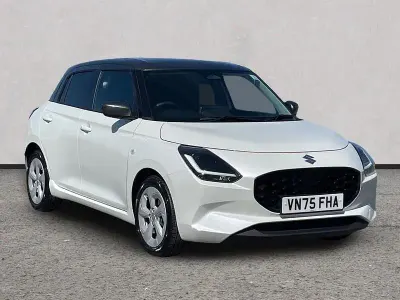 Używany Suzuki Swift 82 KM (60 kW) 2025 Biały Hatchback
