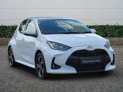 Used Toyota Yaris Design 116 HP (85 kW) 2024 White Hatchback
