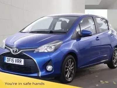 Used Toyota Yaris 69 HP (50 kW) 2015 Blue Hatchback
