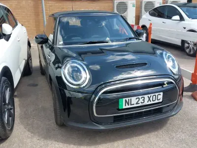 Używany Mini Cooper S Level 2 135 kW (184 KM) 2023 Czarny Hatchback