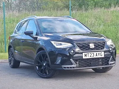 Usado Seat Arona FR 110 CV (80 kW) 2023 Negro SUV