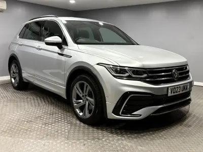 Begagnad VW Tiguan R-line Edition 150 HK (110 kW) 2023 Silver SUV