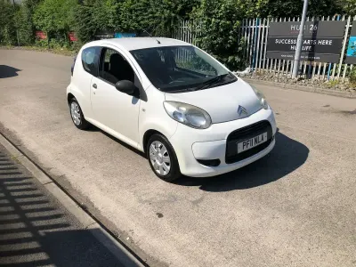 Used Citroën C1 VTR Sport 68 HP (50 kW) 2011 White Hatchback