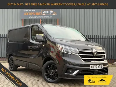 Begagnad Renault Trafic 2022 Svart Minibuss