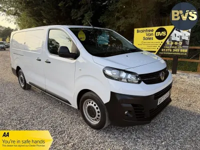 Used Vauxhall Vivaro S 100 HP (73 kW) 2022 White MPV