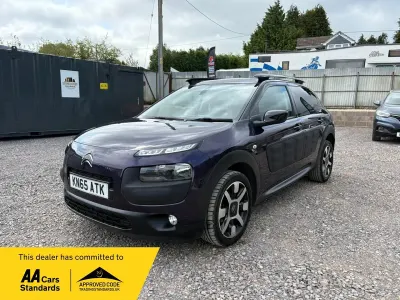 Usado Citroën C4 Cactus Flair 82 HP (60 kW) 2015 Roxo Citadino