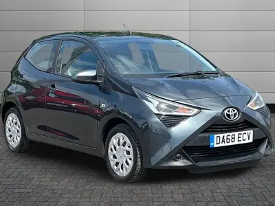 Used Toyota Aygo X-play 72 HP (52 kW) 2018 Grey Hatchback