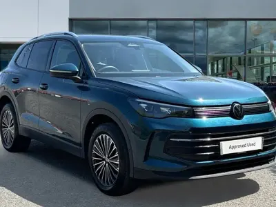 Begagnad VW Tiguan Match 204 HK (150 kW) 2025 Blå SUV