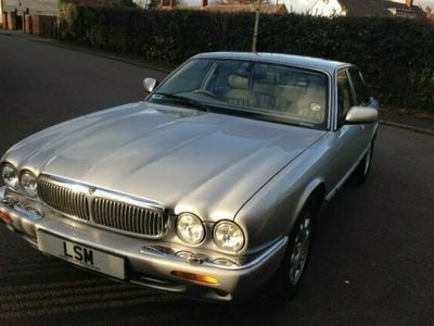 Used Jaguar XJ8 240 HP (176 kW) 2002 Sedan