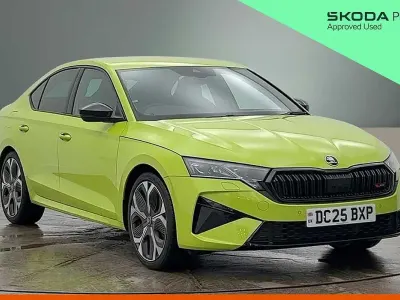 Begagnad Skoda Octavia vRS 265 HK (194 kW) 2025 Grön Halvkombi