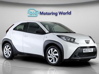Used Toyota Aygo X PURE 72 HP (52 kW) 2022 White SUV