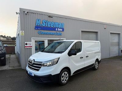 White Used 2022 Renault Trafic Business MPV | £14,995 (Fair price)