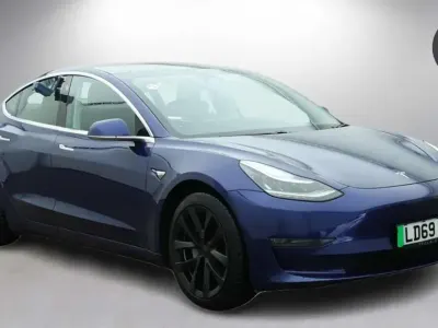 Begagnad Tesla Model 3 11 kW (15 HK) 2020 Sedan