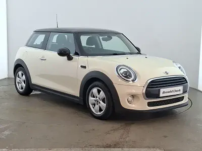 Used Mini Cooper 136 HP (100 kW) 2018 White Hatchback
