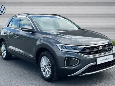 Begagnad VW T-Roc Life 110 HK (80 kW) 2024 SUV