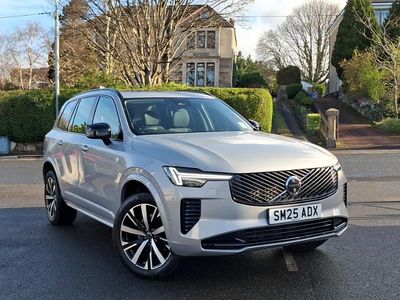 Usado Volvo XC90 Plus 250 HP (183 kW) 2025 Prateado SUV