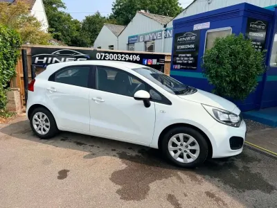 Used Kia Rio Air 75 HP (55 kW) 2014 White Hatchback