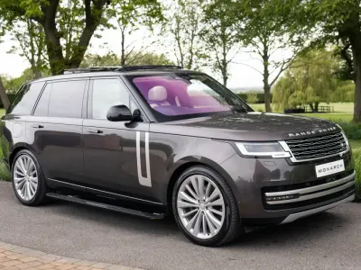 Begagnad Land Rover Range Rover First Edition 2023 Grå SUV