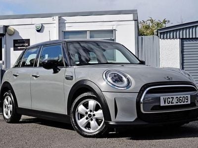 Begagnad Mini Cooper Classic 136 HK (100 kW) 2022 Grå Halvkombi