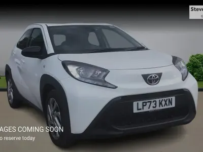 Used Toyota Aygo X PURE 72 HP (52 kW) 2023 White SUV