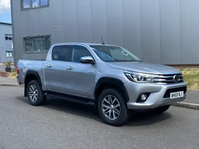Used Toyota HiLux 150 HP (110 kW) 2019 Silver Pickup
