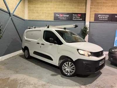 Begagnad Peugeot Partner 131 HK (96 kW) 2020 Vit Minibuss