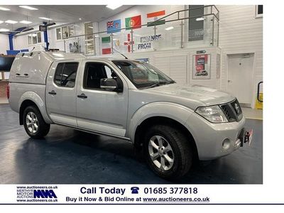 Used Nissan Navara Visia 145 HP (106 kW) 2014 Silver Pickup